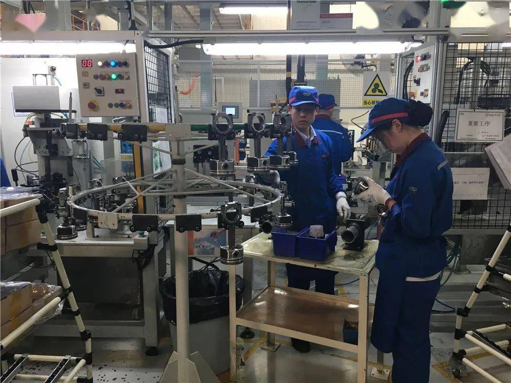 奧迪豪華轎車機(jī)械化生產(chǎn)制造車間工廠實拍